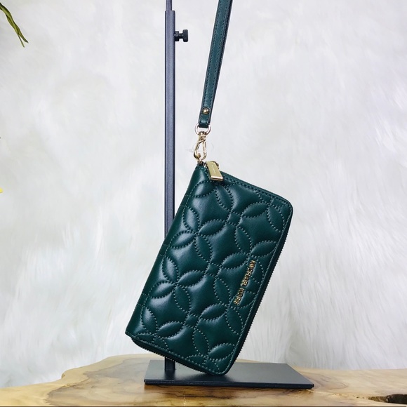 Michael Kors Jet Set Phone Case Quilted Wallet - Picture 7 of 8